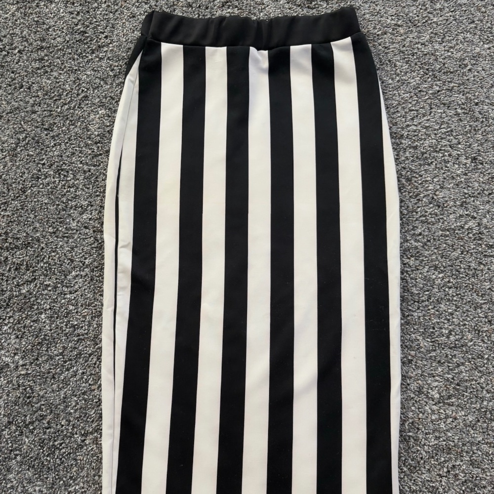 Urban Outfitters- 2000s Striped Skirt